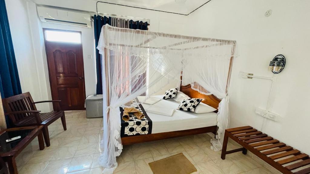 Sunny Mood Guest House Unawatuna Exterior foto